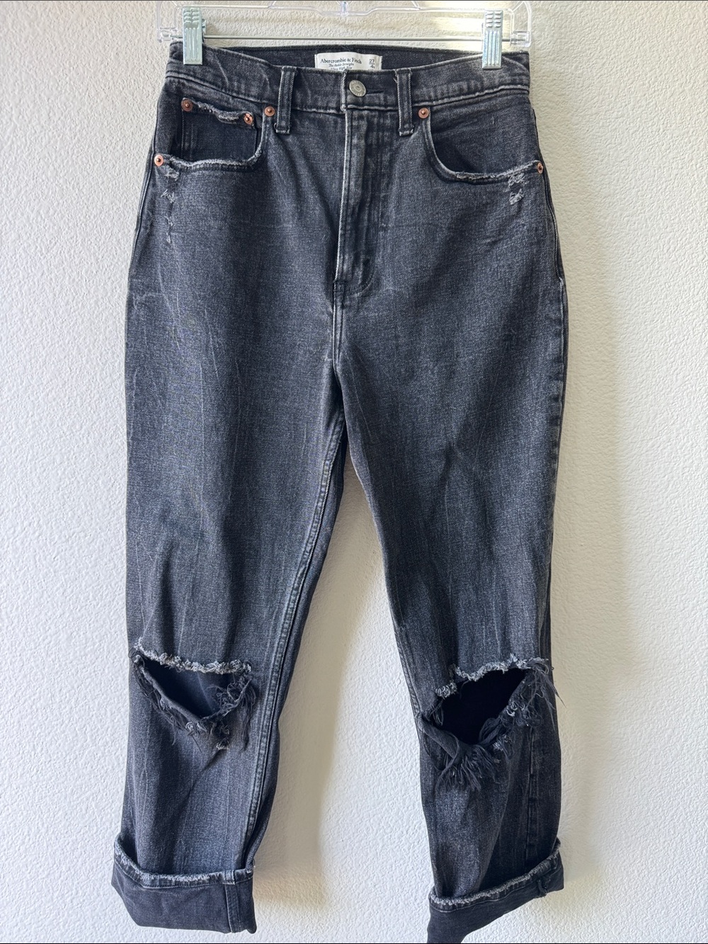 Abercrombie & Fitch Ultra High Rise Ankle Relaxed Fit Jeans Size 27